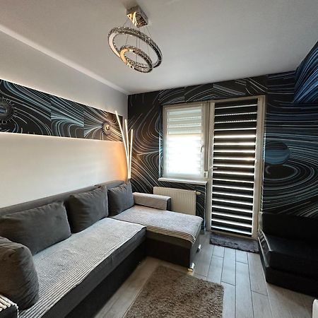 Gina Apartman Debrecen Bagian luar foto