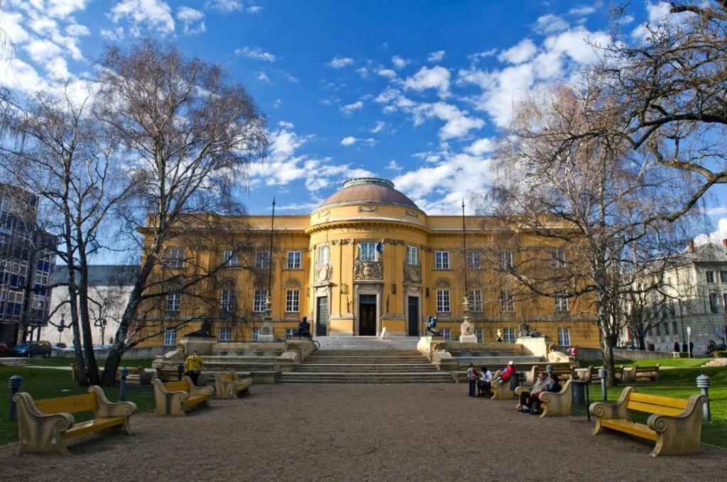 Gina Apartman Debrecen Bagian luar foto